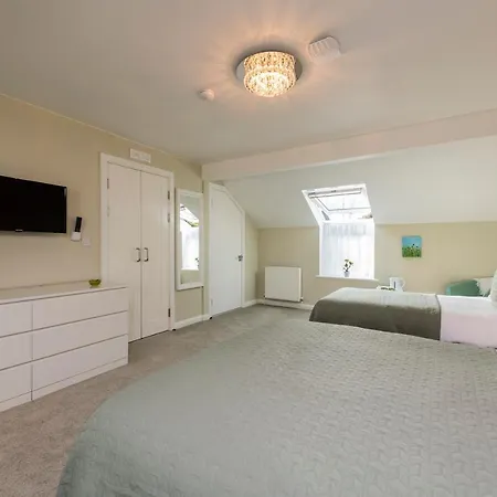 Mount Barker 4* Swords