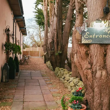 Mount Barker 4* Swords