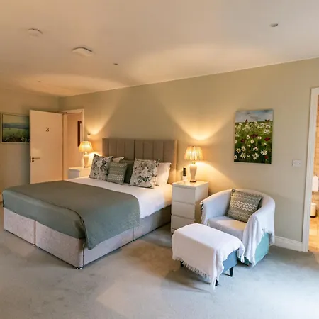 Mount Barker 4* Swords