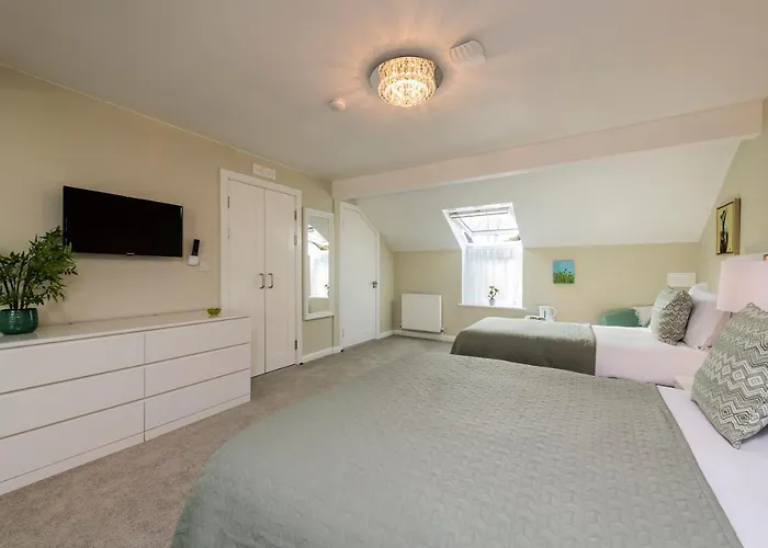 Mount Barker 4* Swords