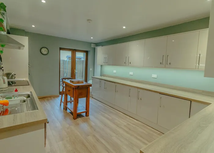 Pensión Mount Barker Swords